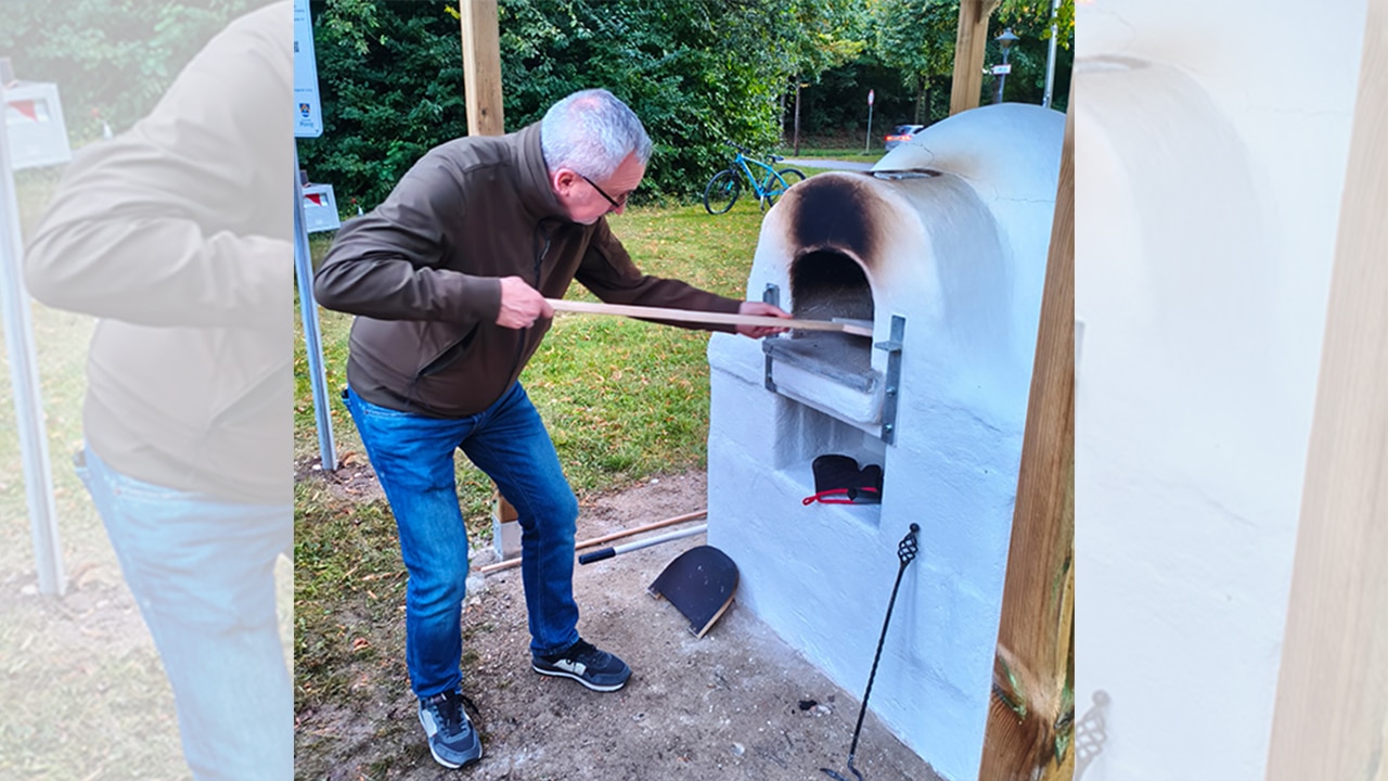 Pizza für alle: Poings neuer Lehmbackofen