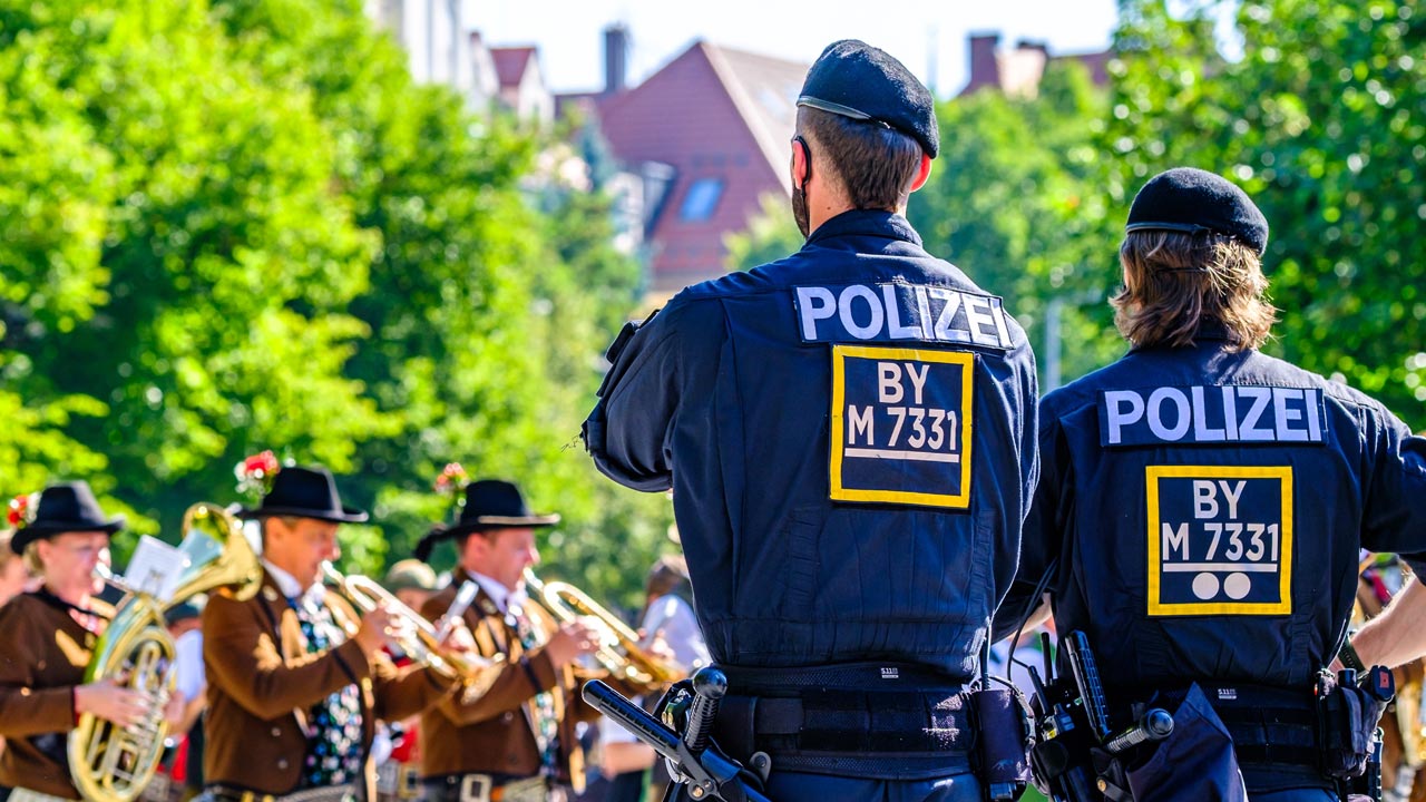 Hirschfänger und Co: Was darf mit aufs Oktoberfest?