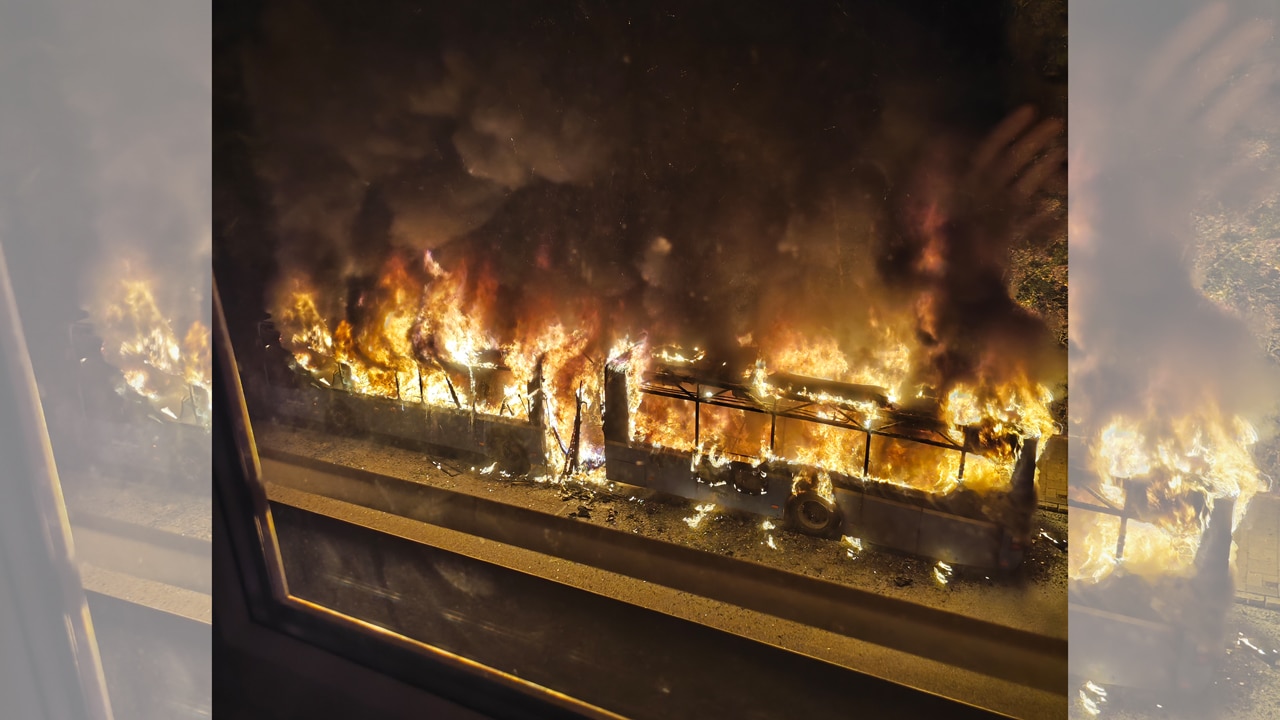Münchner Linienbus fängt während der Fahrt Feuer