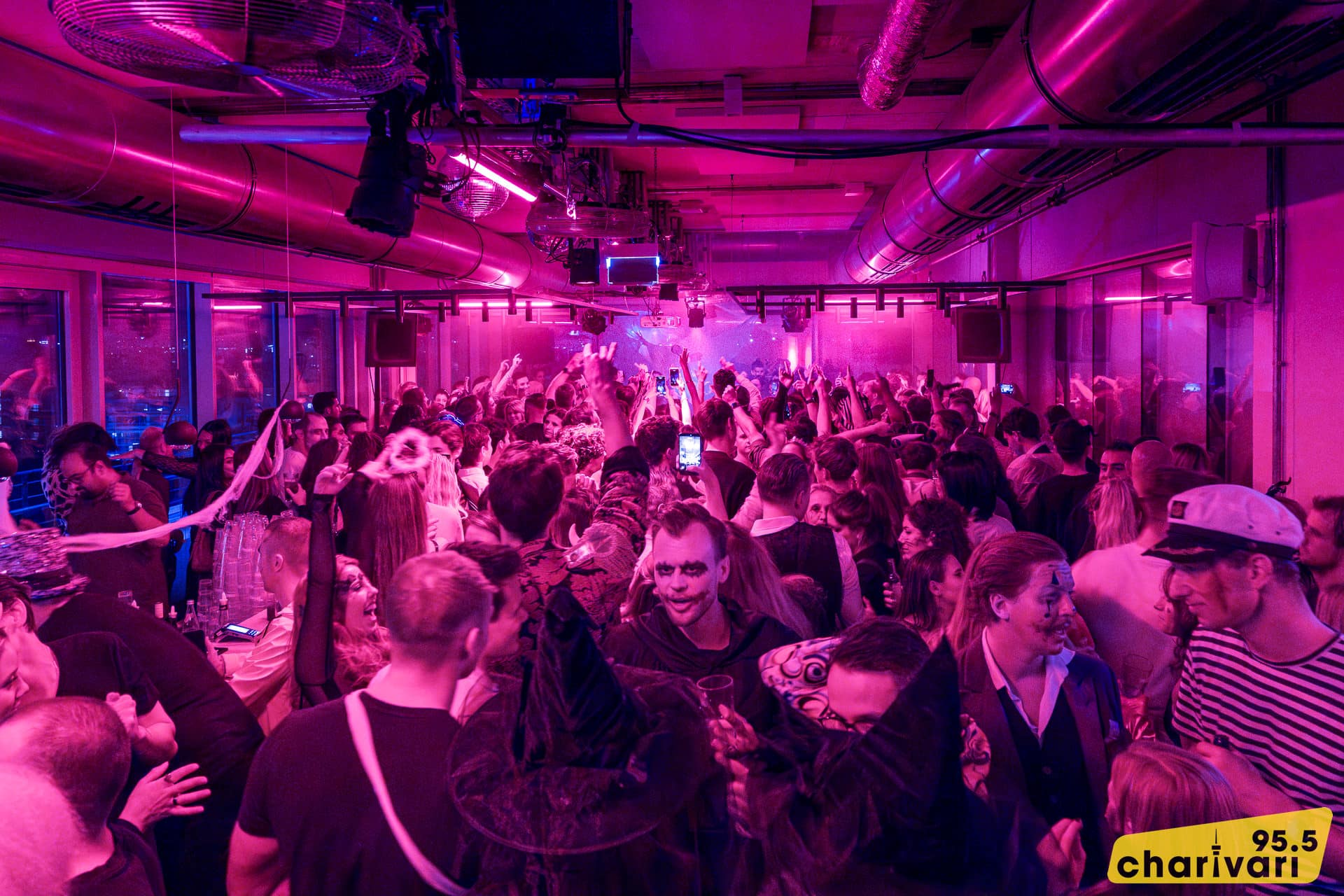 Bilder: 95.5 Charivari: ABOVE – Die Halloween Rooftop-Party @MH5 mit Tom Novy