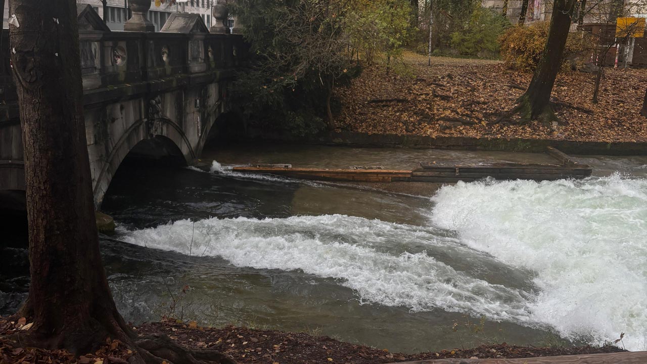 Auf der Eisbachwelle soll wieder gesurft werden: Reiter nennt Maßnahmen
