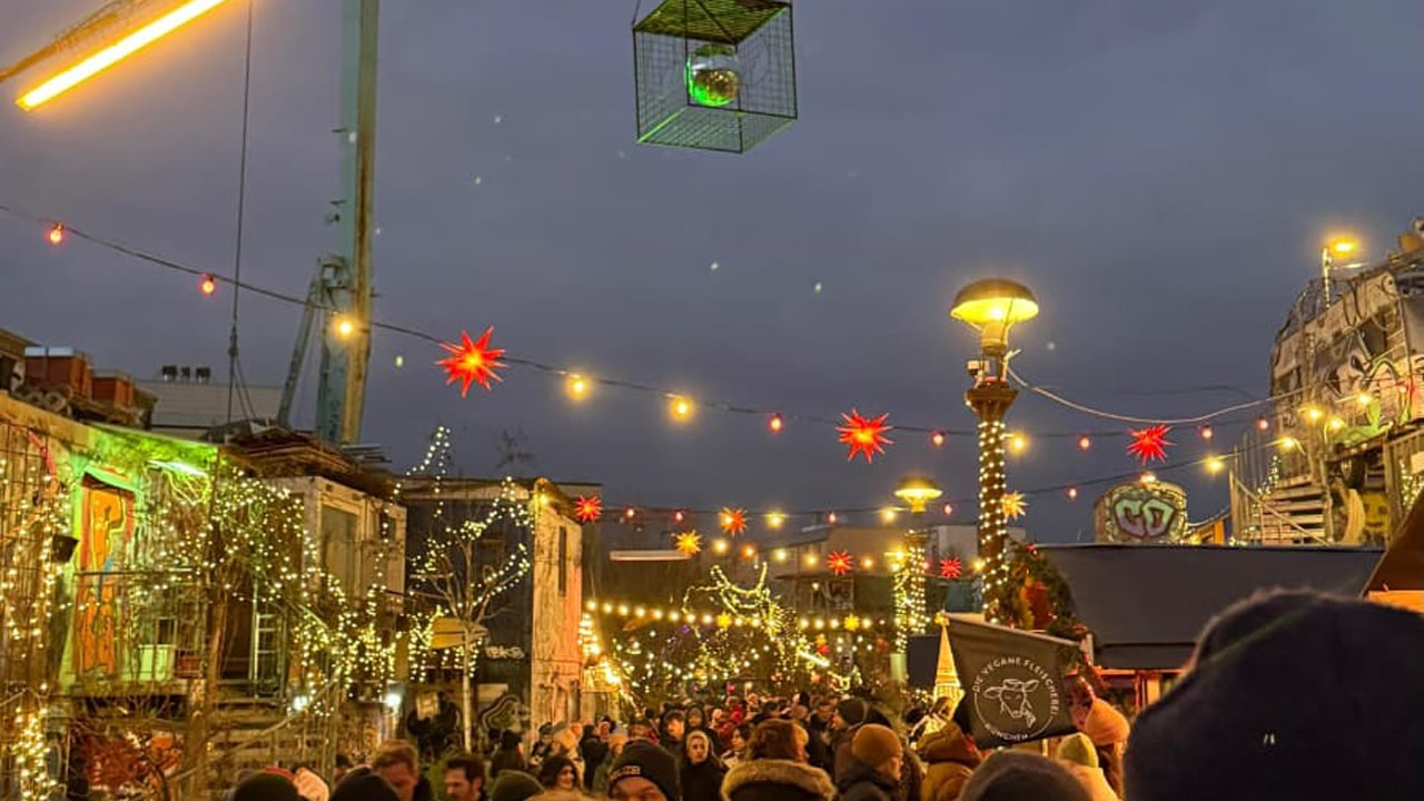 Christkindlmarkt: Mondscheinexpress auf dem Gelände des Bahnwärter Thiel