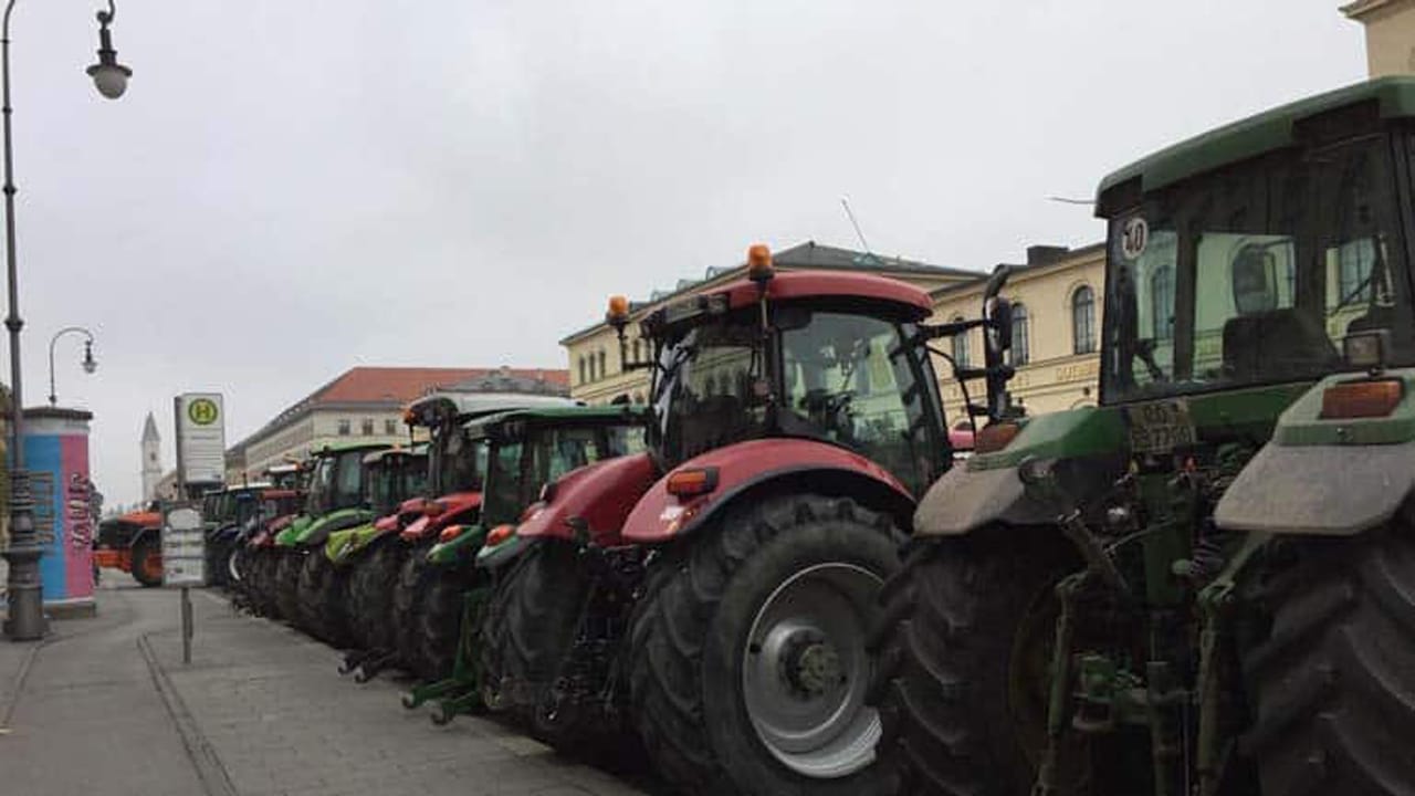 Bauern protestieren in München: Traktoren-Kundgebung sorgt für Verkehrsbehinderungen