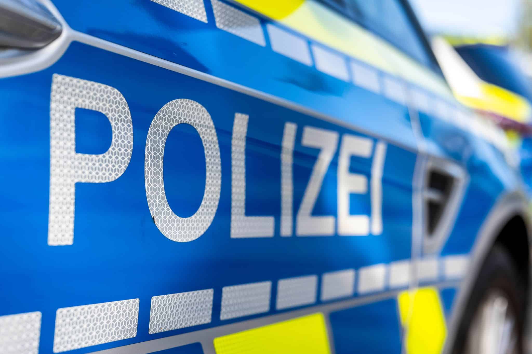 Wahrscheinlich mit Absicht: Auto fährt Person in München auf offener Straße an